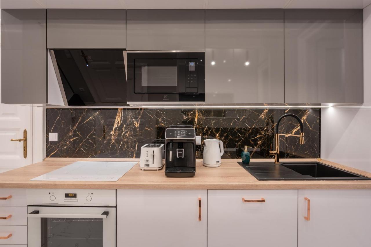 Premium Art Deco Apartment At Broadway // 4Bdr & 3Br Βουδαπέστη Εξωτερικό φωτογραφία