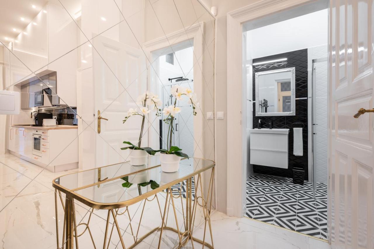 Premium Art Deco Apartment At Broadway // 4Bdr & 3Br Βουδαπέστη Εξωτερικό φωτογραφία