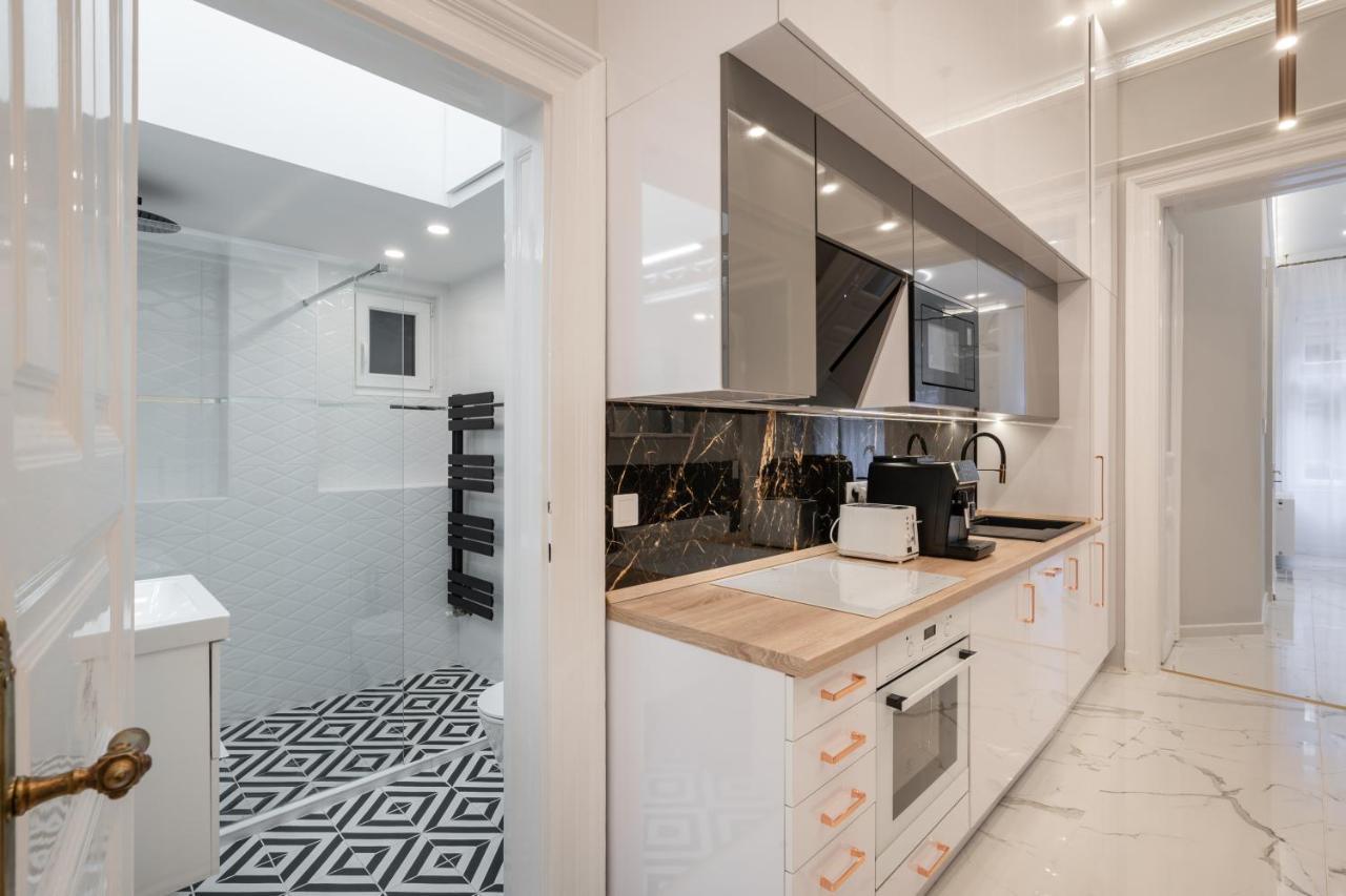 Premium Art Deco Apartment At Broadway // 4Bdr & 3Br Βουδαπέστη Εξωτερικό φωτογραφία